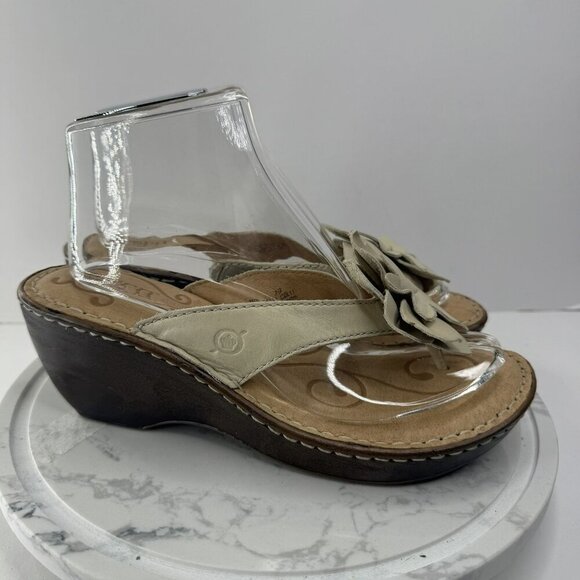 Born‎ Wedge Thong Flip Flop Sandals heels Floral Accent Beige Leather Size 8 GUC - Picture 2 of 8